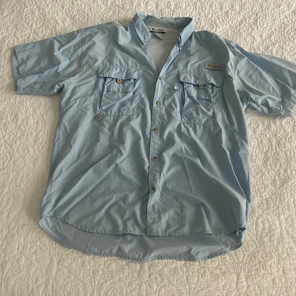 Columbia brand fishing shirt. Large. Light blue and light weight.